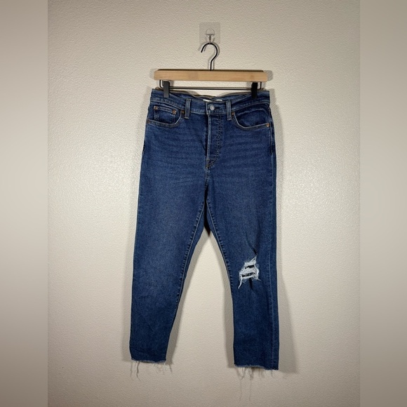 Levi’s • Wedgie Straight jeans distressed medium wash frayed hem ripped knee 30 - Picture 2 of 9